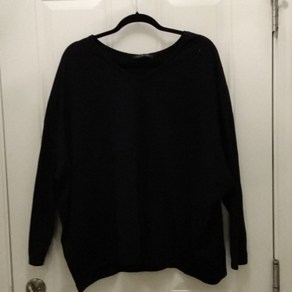Cut Loose 1 size fits all 3/4 sleeve. Worn once.